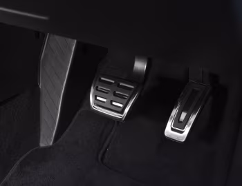 Interior Volkswagen Passat Variant R-Line [Japan] (B9) '2024–pr.