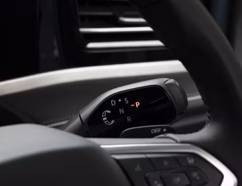 Interior Volkswagen Passat Variant R-Line [Japan] (B9) '2024–pr.