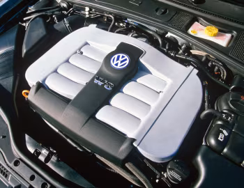 Bajo el capó Volkswagen Passat 4.0 W8 4motion [Worldwide] (B5+) '09.2001–09.2004