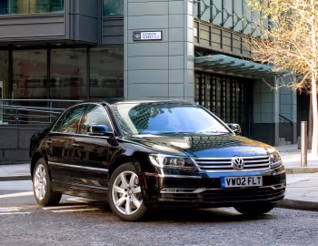 Volkswagen Phaeton 3.0 V6 TDI [UK-spec] (Typ 3D) '10.2010–05.2015