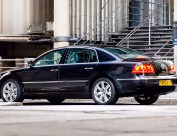 Volkswagen Phaeton 3.0 V6 TDI [UK-spec] (Typ 3D) '10.2010–05.2015