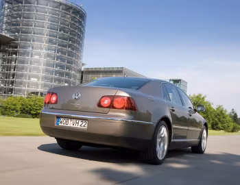 Volkswagen Phaeton 3.0 V6 TDI [Worldwide] (Typ 3D) '03.2007–03.2010