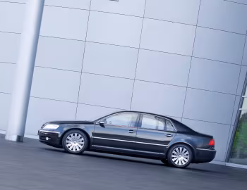 Volkswagen Phaeton 3.0 V6 TDI [Worldwide] (Typ 3D) '09.2004–03.2007