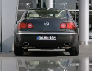 Volkswagen Phaeton 4.2 V8 [Worldwide] (Typ 3D) '03.2007–03.2010