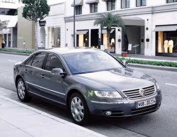 Volkswagen Phaeton 4.2 V8 [Worldwide] (Typ 3D) '05.2003–03.2007