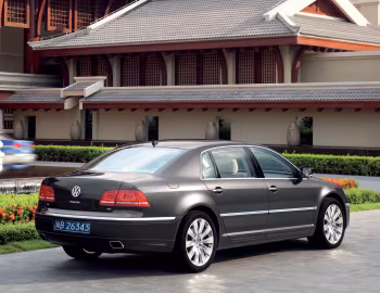 Volkswagen Phaeton V8 Long [Worldwide] '2010–16