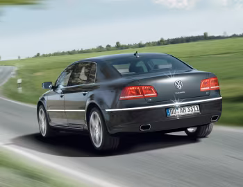 Volkswagen Phaeton V8 Long [Worldwide] '2010–16