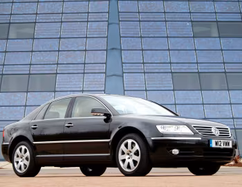 Volkswagen Phaeton W12 [UK-spec] (Typ 3D) '06.2003–05.2006