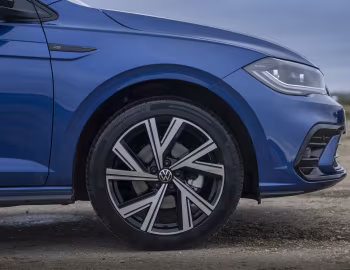Volkswagen Polo R-Line "Black Edition" [UK-spec] (Typ AW) '2024–pr.