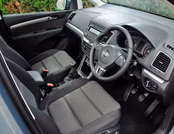 Interior Volkswagen Sharan [UK-spec] '2010–15