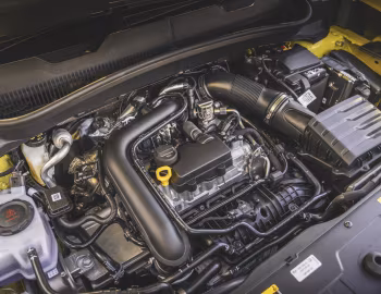 Bajo el capó Volkswagen T-Cross R-Line [UK-spec] '2024–pr.