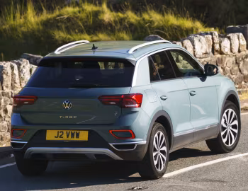 Volkswagen T-Roc [UK-spec] '2022–25