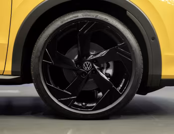 Volkswagen T-Roc 1.5 eTSI R-Line [Worldwide] '2025–pr.