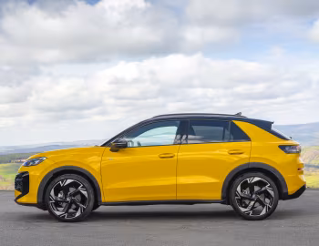 Volkswagen T-Roc 1.5 eTSI R-Line [UK-spec] '2026