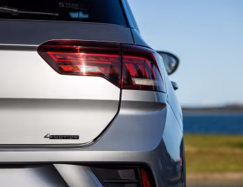 Volkswagen T-Roc 4MOTION R-Line [Australia] '2023–25
