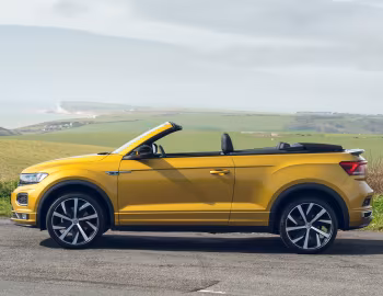 Volkswagen T-Roc Cabriolet R-Line [UK-spec] '2020–21