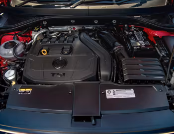 Bajo el capó Volkswagen T-Roc R-Line [UK-spec] '2017–22