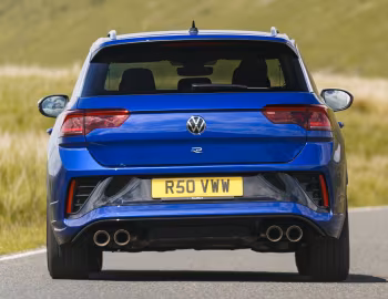 Volkswagen T-Roc R [UK-spec] '2022–25