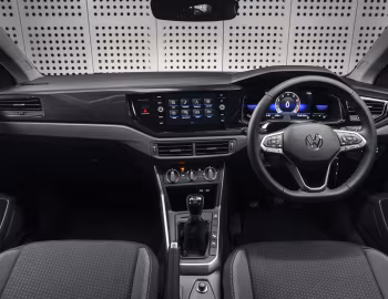 Panel frontal Volkswagen Taigo Life [UK-spec] '2022–pr.