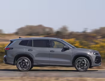 Volkswagen Tayron eHybrid R-Line [UK-spec] '2025–pr.