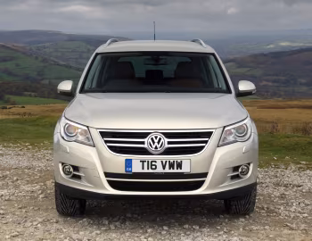 Volkswagen Tiguan [UK-spec] '2008–11