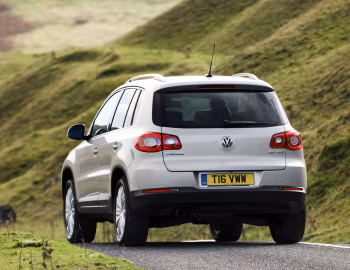 Volkswagen Tiguan [UK-spec] '2008–11