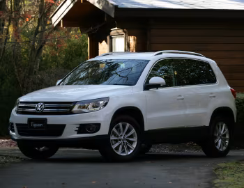 Volkswagen Tiguan [Japan] '2012–16