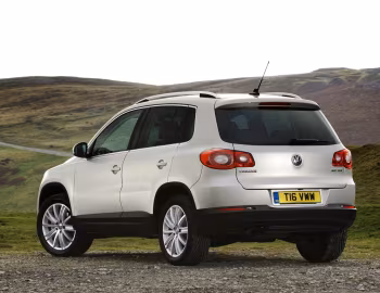 Volkswagen Tiguan [UK-spec] '2008–11