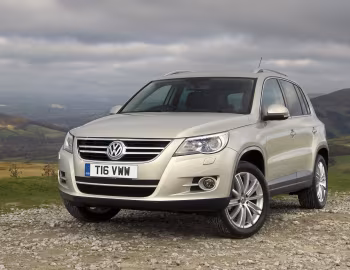Volkswagen Tiguan [UK-spec] '2008–11