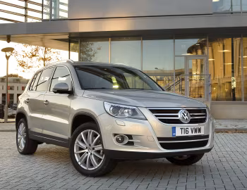 Volkswagen Tiguan [UK-spec] '2008–11