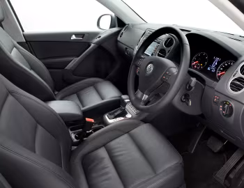 Interior Volkswagen Tiguan Track & Field [UK-spec] '2008–11