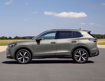 Volkswagen Tiguan 4MOTION [Worldwide] '2023–pr.