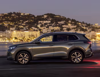 Volkswagen Tiguan 4MOTION [Worldwide] '2023–pr.