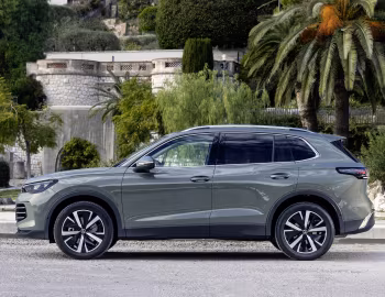 Volkswagen Tiguan 4MOTION [Worldwide] '2023–pr.
