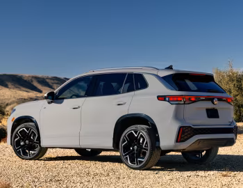 2025–pr. Volkswagen Tiguan SEL 4MOTION R-Line [North America] '2025–pr.