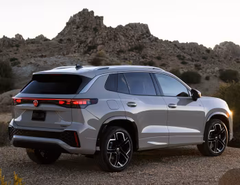 2025–pr. Volkswagen Tiguan SEL 4MOTION R-Line [North America] '2025–pr.