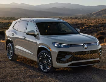 2025–pr. Volkswagen Tiguan SEL 4MOTION R-Line [North America] '2025–pr.