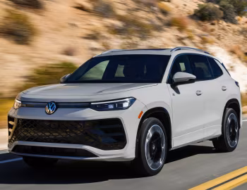 2025–pr. Volkswagen Tiguan SEL 4MOTION R-Line [North America] '2025–pr.