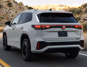 2025–pr. Volkswagen Tiguan SEL 4MOTION R-Line [North America] '2025–pr.