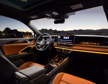 Intérieur 2025–pr. Volkswagen Tiguan SEL 4MOTION R-Line [North America] '2025–pr.