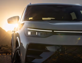 2025–pr. Volkswagen Tiguan SEL 4MOTION R-Line [North America] '2025–pr.