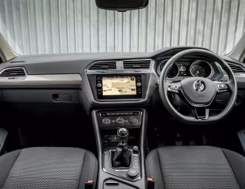 Panel frontal Volkswagen Tiguan Allspace [UK-spec] '2018–21