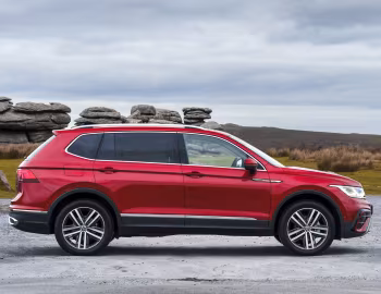 Volkswagen Tiguan Allspace Elegance [UK-spec] '2021–pr.