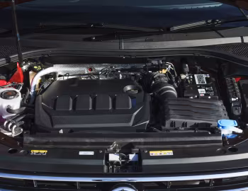 Bajo el capó Volkswagen Tiguan Allspace Elegance [UK-spec] '2021–pr.