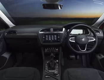 Panel frontal Volkswagen Tiguan Allspace Elegance [UK-spec] '2021–pr.