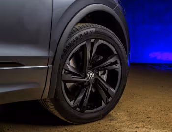 Volkswagen Tiguan Allspace "Monochrome" [Australia] '2023–pr.