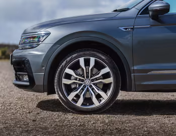 Volkswagen Tiguan Allspace R-Line [UK-spec] '2018–21