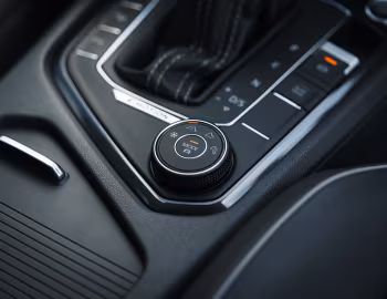 Intérieur Volkswagen Tiguan Allspace R-Line [UK-spec] '2018–21