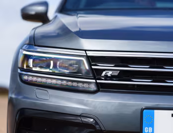 Volkswagen Tiguan Allspace R-Line [UK-spec] '2018–21