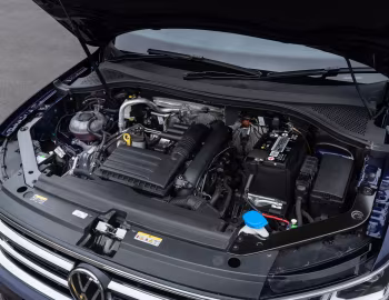 Bajo el capó Volkswagen Tiguan Allspace R-Line [South Africa] '2022–pr.